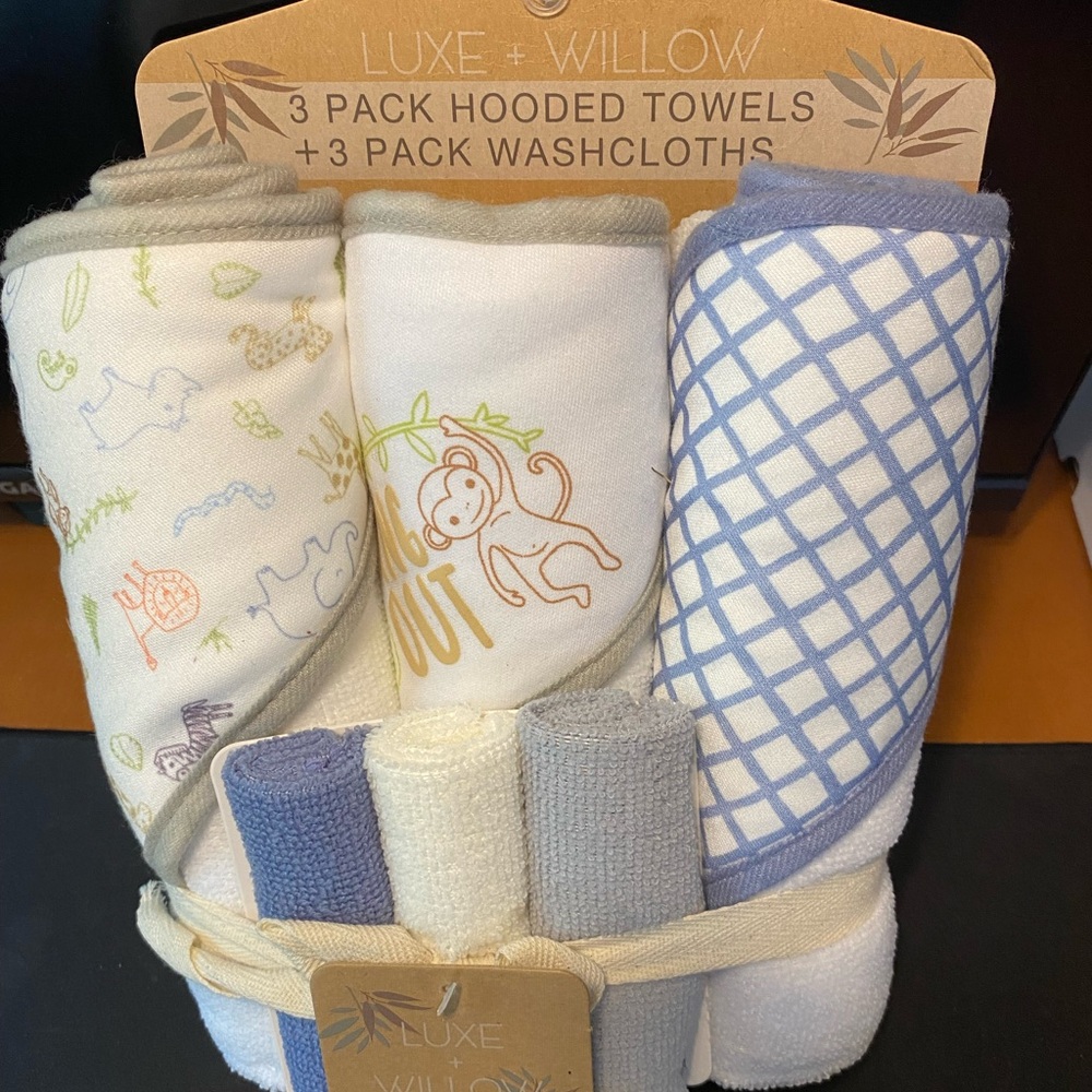 Luxe + Willow Hooded Towels and Washcloths Set